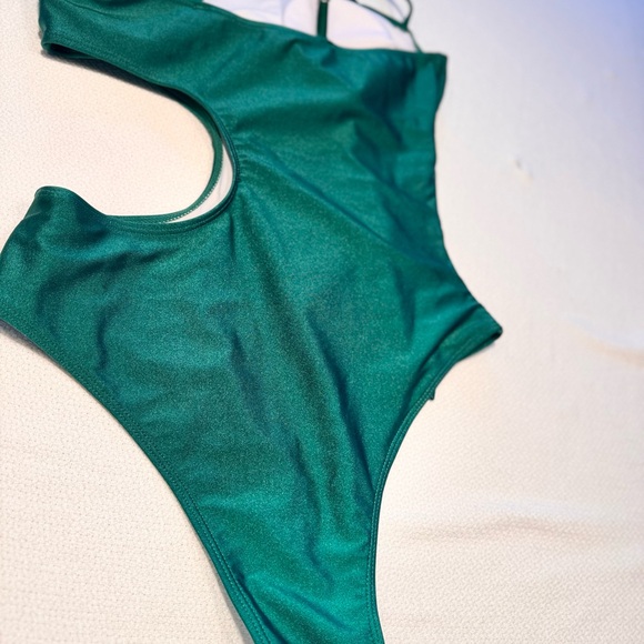 Green Ruffled Swimsuit - Picture 3 of 4